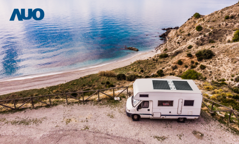 「可撓輕量化太陽光電板SunCurva」使用輕量特殊耐候型複合板取代傳統太陽能板的玻璃前板，不僅降低70%重量，每米平方僅3Kg；具有抗衝擊性能及通過電磁相容性測試，可應用於交通運輸工具，如露營車、遊艇等